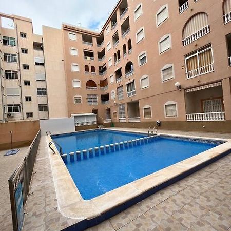 Cozy Apartment 5 Mins To Beach Torrevieja Eksteriør billede