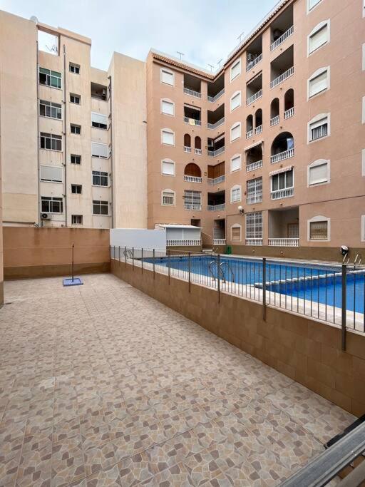 Cozy Apartment 5 Mins To Beach Torrevieja Eksteriør billede