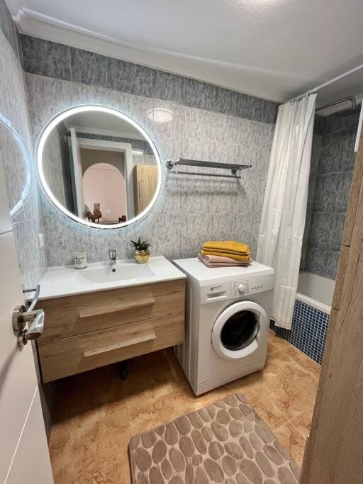Cozy Apartment 5 Mins To Beach Torrevieja Eksteriør billede