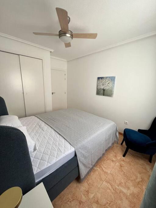 Cozy Apartment 5 Mins To Beach Torrevieja Eksteriør billede